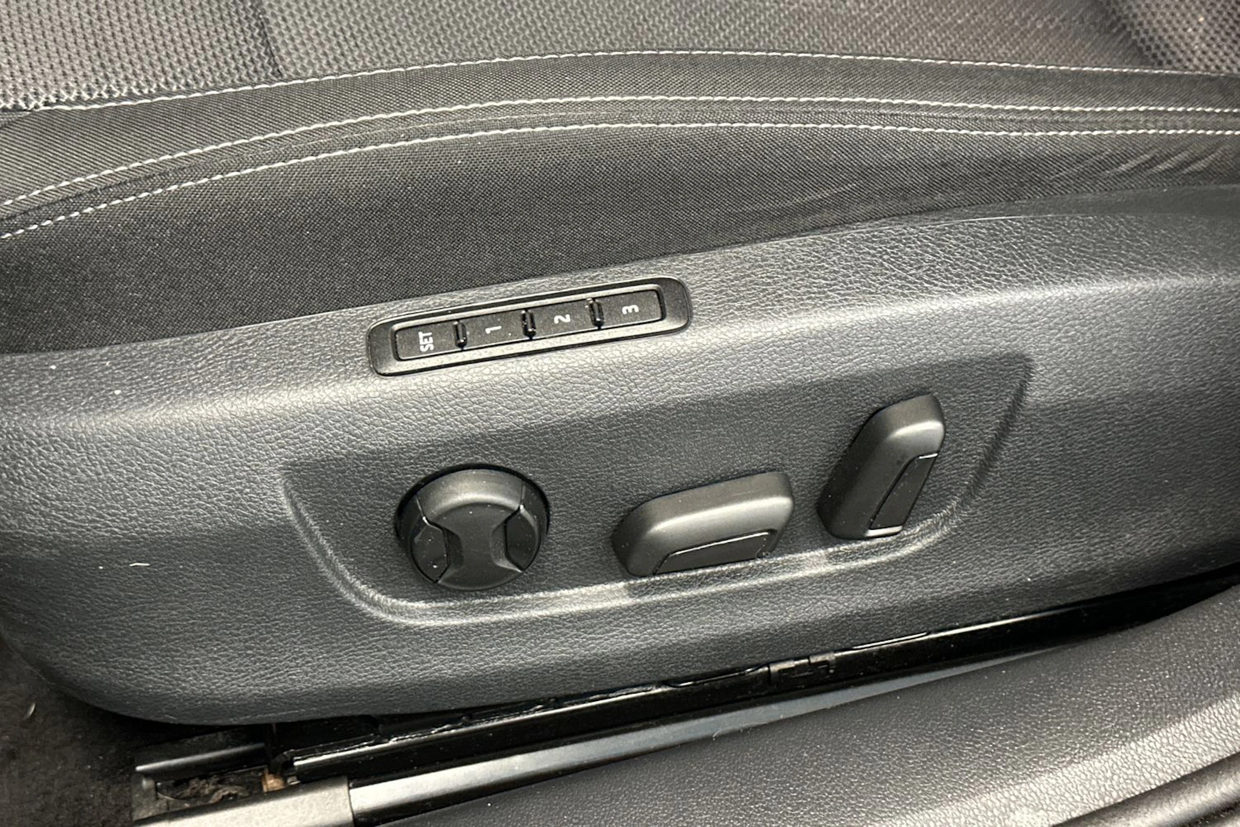 sininen Skoda Superb 2020 kuva 10.