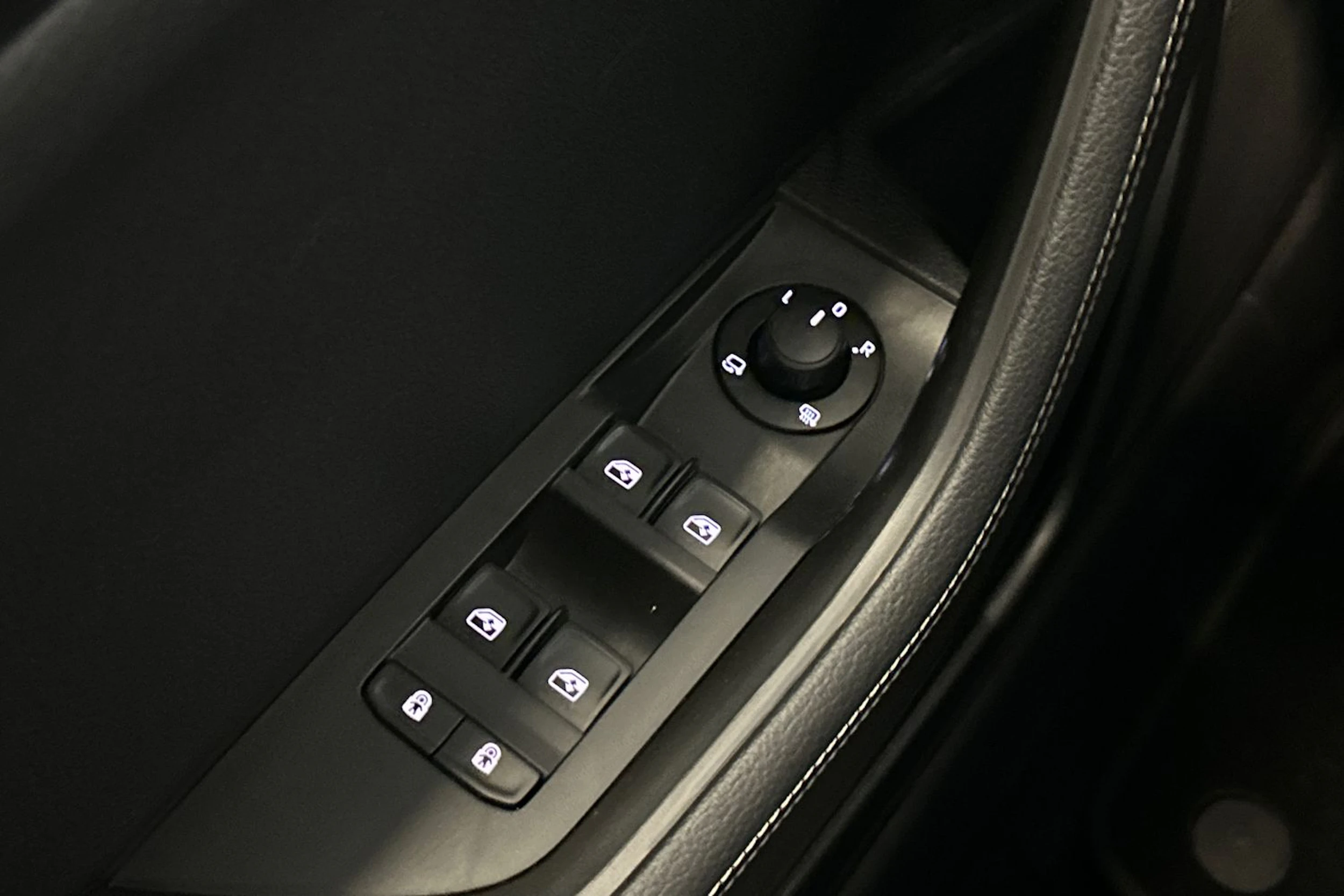 sininen Skoda Superb 2020 kuva 11.