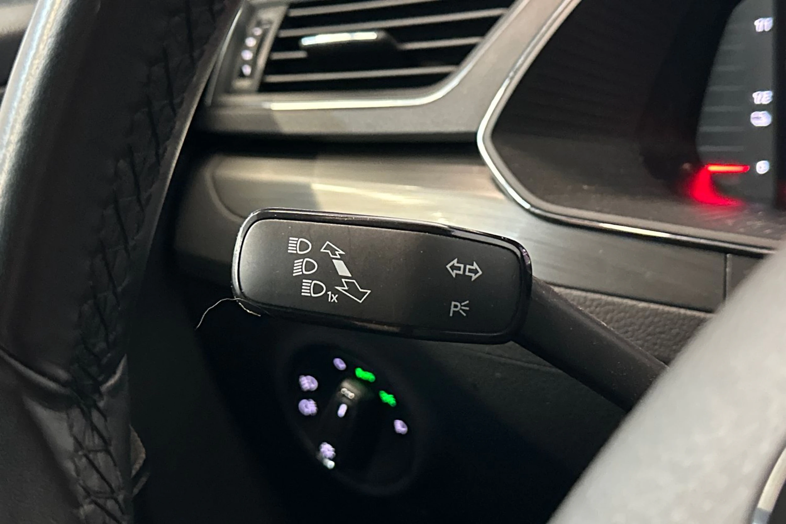 sininen Skoda Superb 2020 kuva 13.