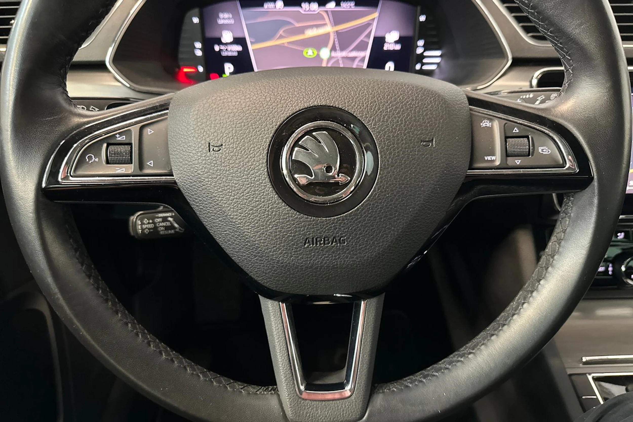 sininen Skoda Superb 2020 kuva 15.