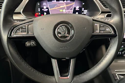 sininen Skoda Superb 2020 kuva 15.