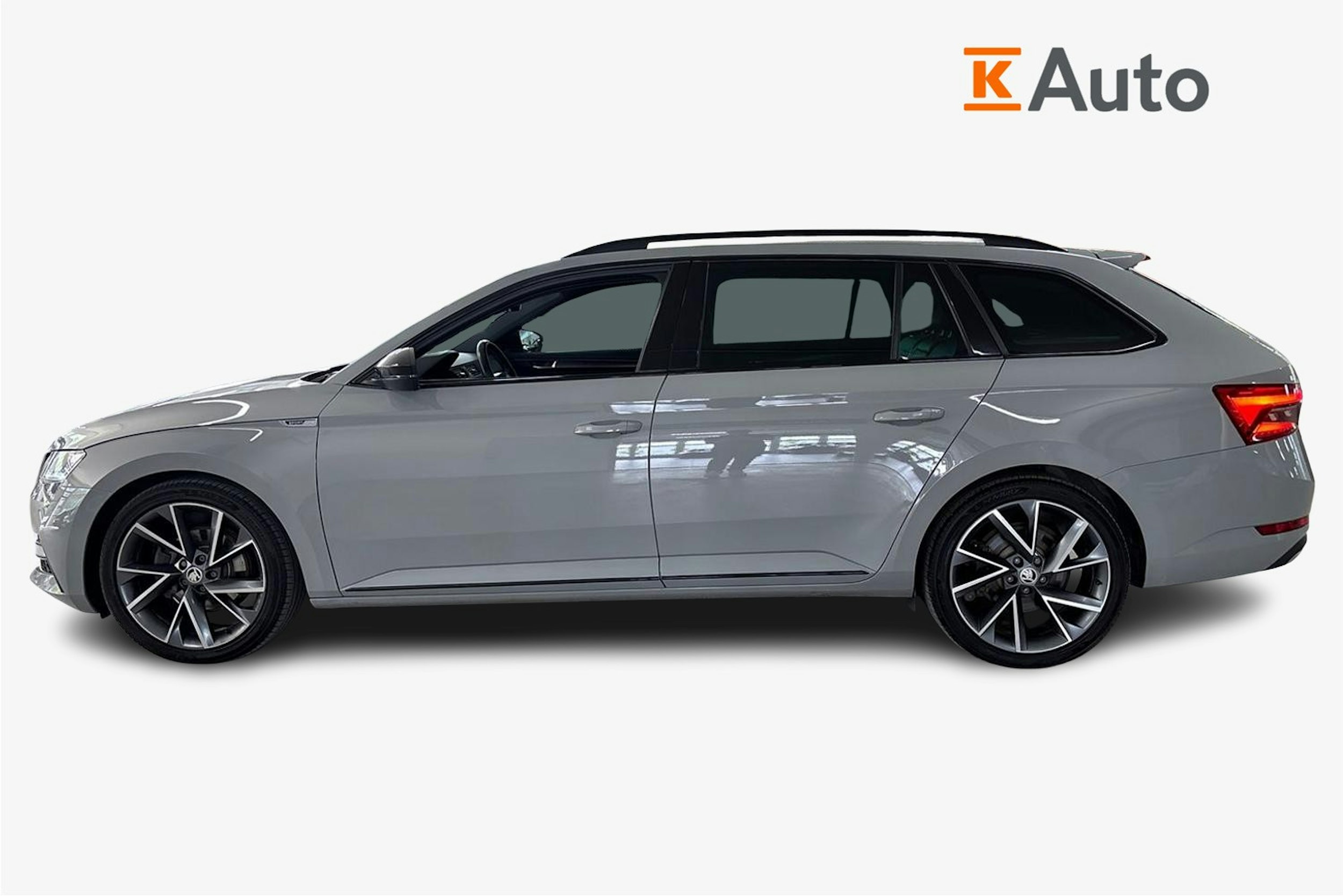 harmaa Skoda Superb 2020 kuva 6.