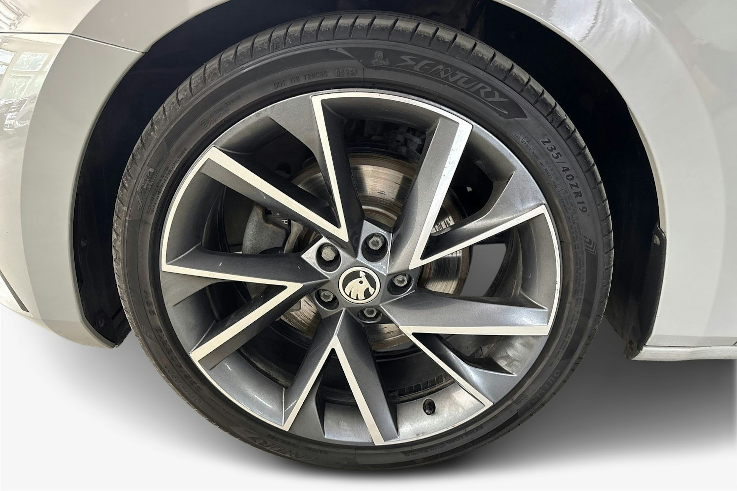 harmaa Skoda Superb 2020 kuva 11.