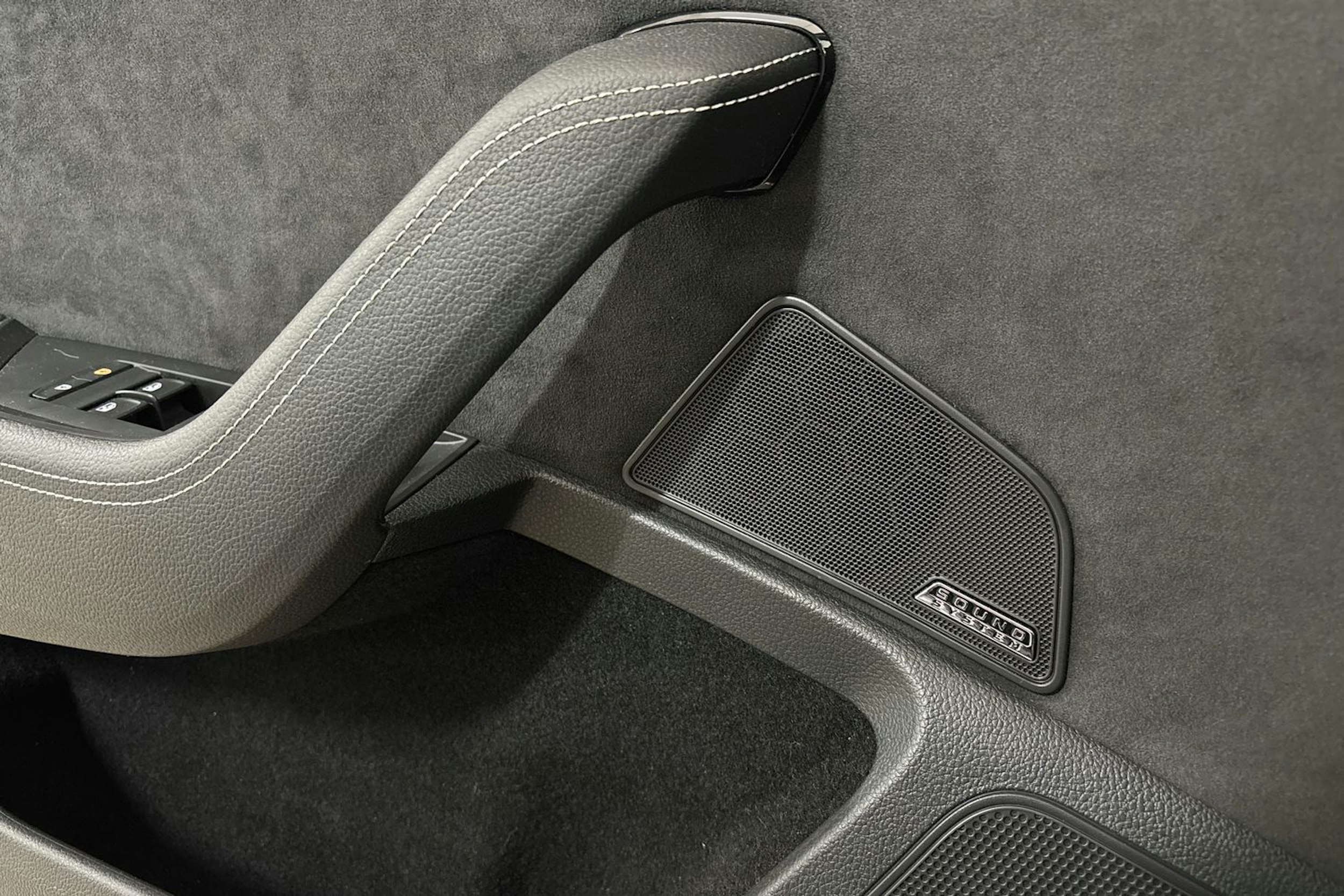 harmaa Skoda Superb 2020 kuva 17.