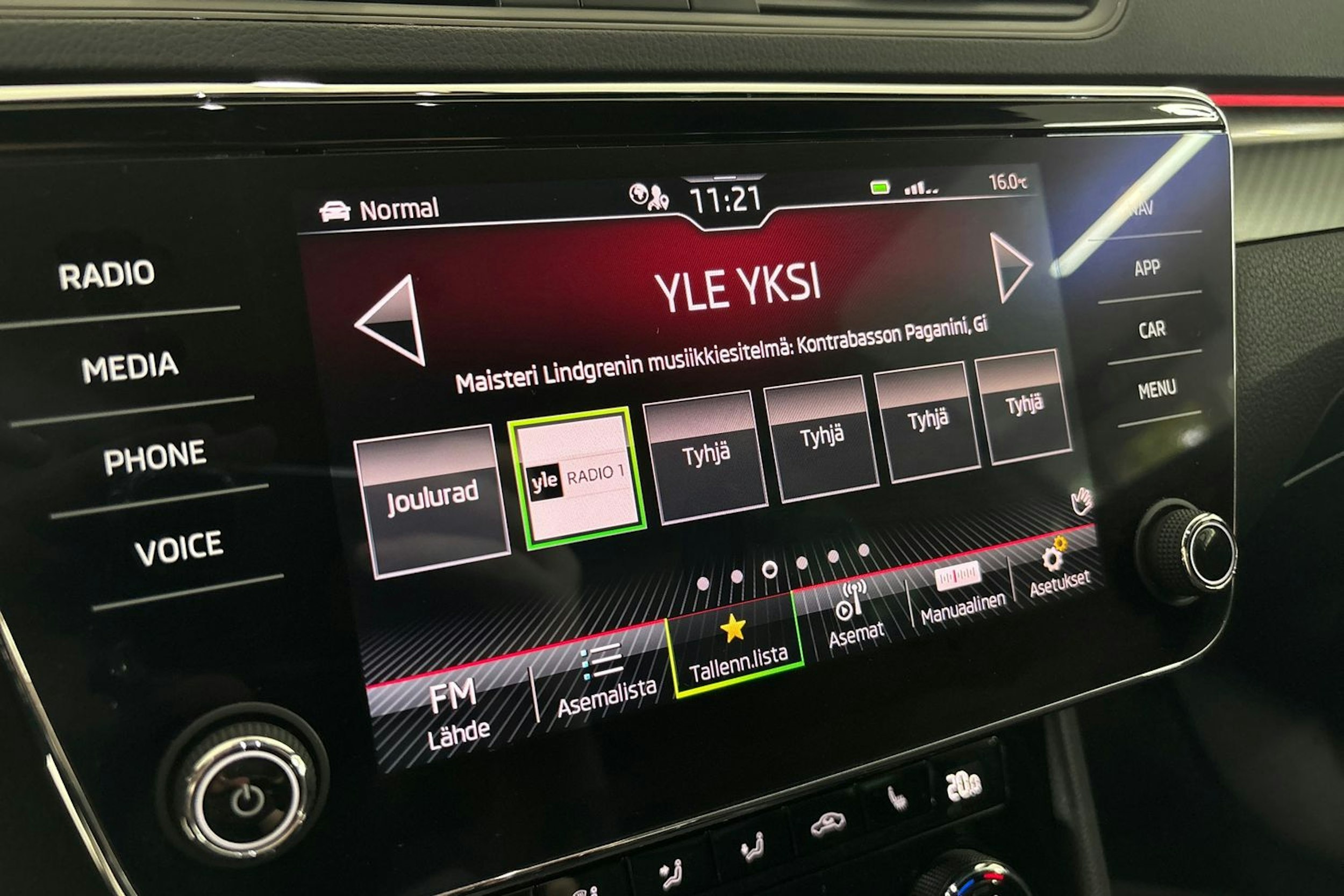 harmaa Skoda Superb 2020 kuva 33.