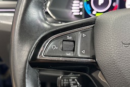 sininen Skoda Superb 2020 kuva 19.