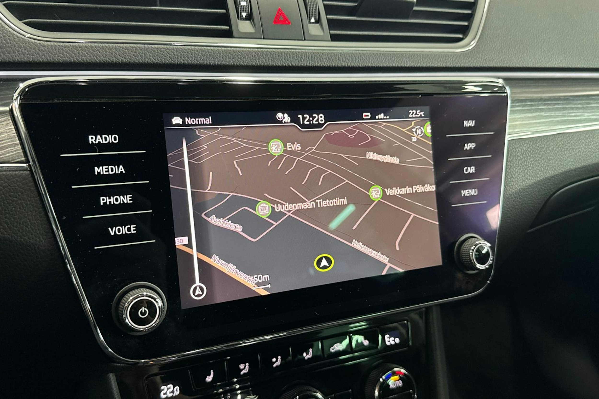 sininen Skoda Superb 2020 kuva 21.