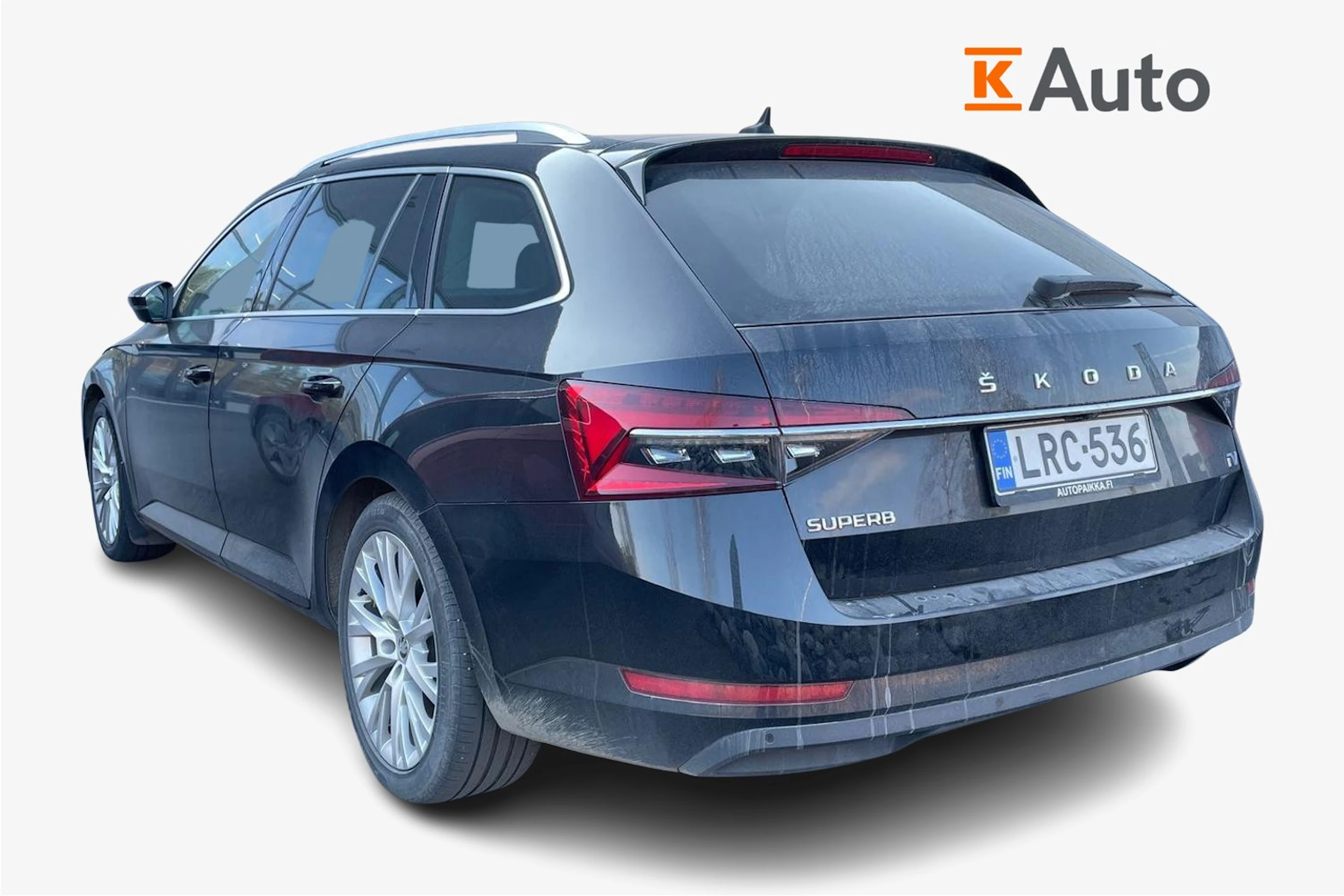 musta Skoda Superb 2020 kuva 2.