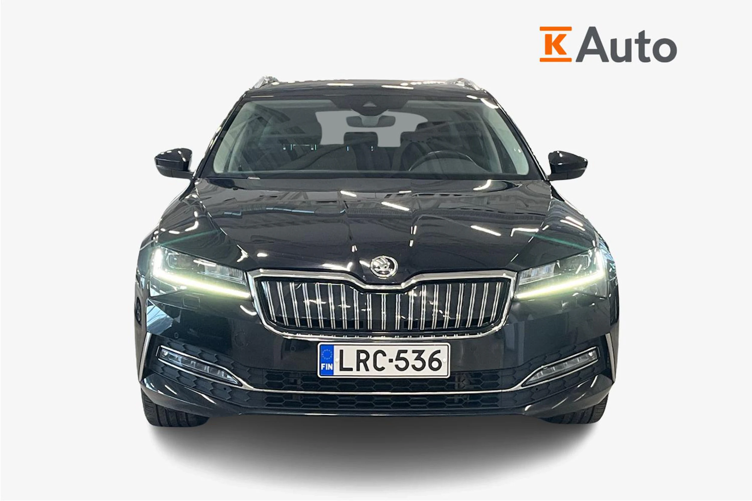 musta Skoda Superb 2020 kuva 4.