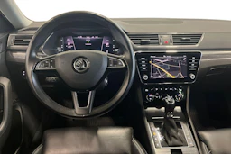 musta Skoda Superb 2020 kuva 7.