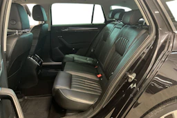 musta Skoda Superb 2020 kuva 8.