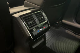 musta Skoda Superb 2020 kuva 18.