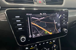 musta Skoda Superb 2020 kuva 22.