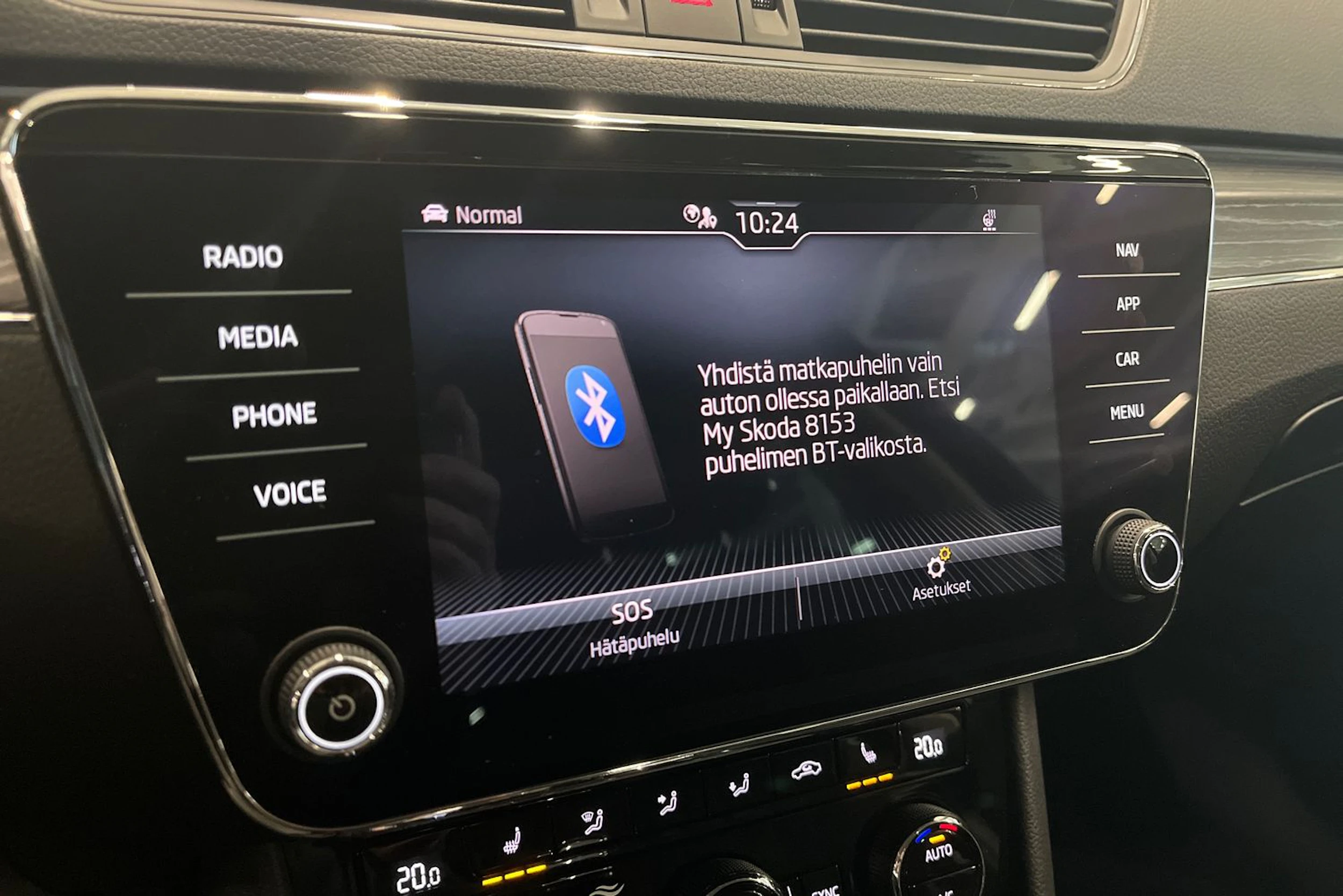 musta Skoda Superb 2020 kuva 23.