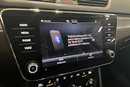 musta Skoda Superb 2020 kuva 23.