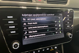 musta Skoda Superb 2020 kuva 25.