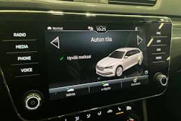 musta Skoda Superb 2020 kuva 26.