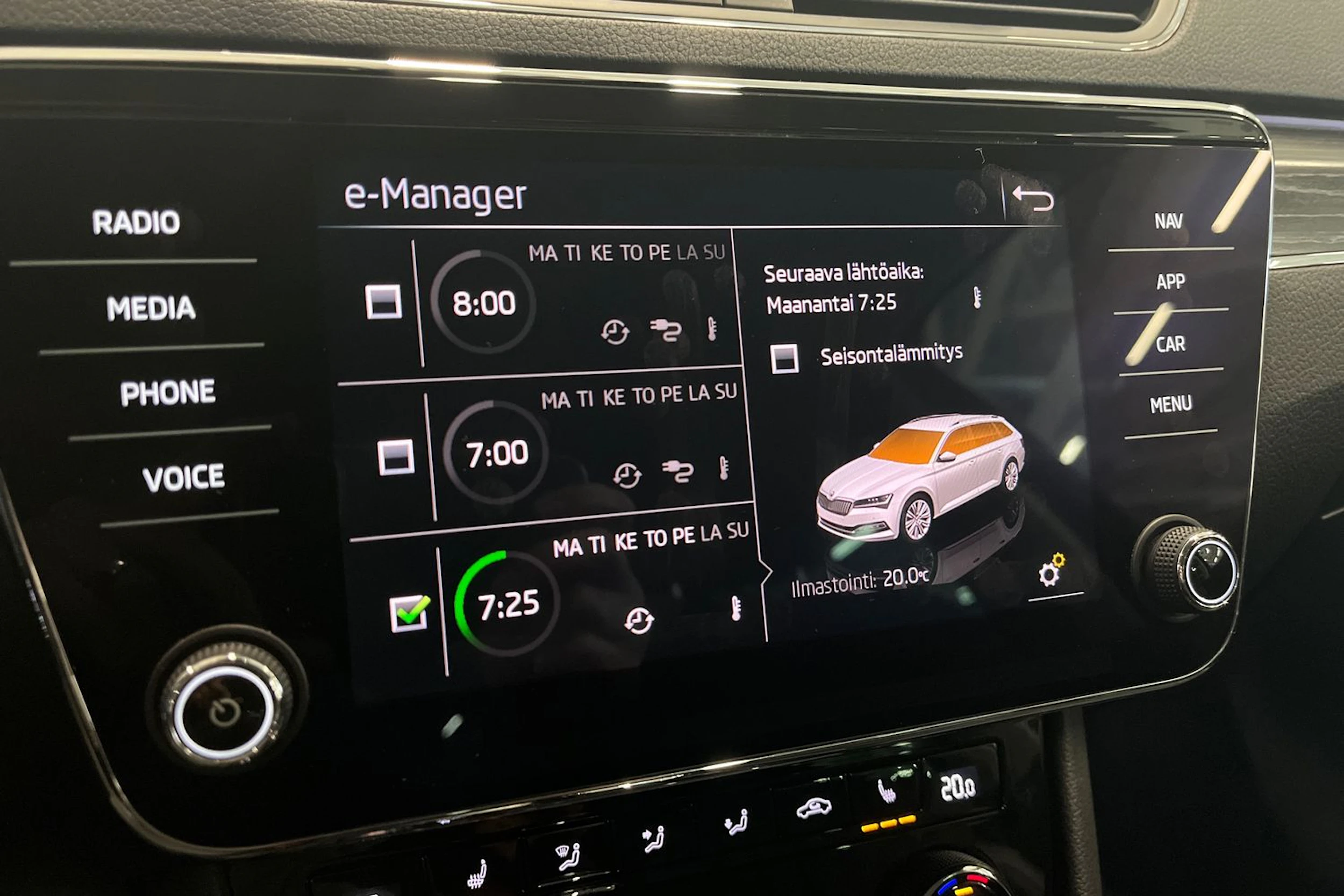 musta Skoda Superb 2020 kuva 33.