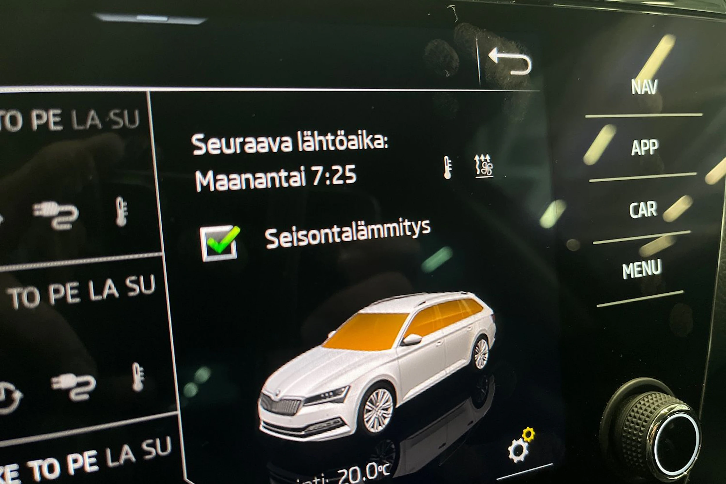 musta Skoda Superb 2020 kuva 34.