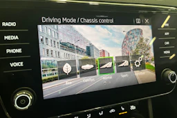 musta Skoda Superb 2020 kuva 36.