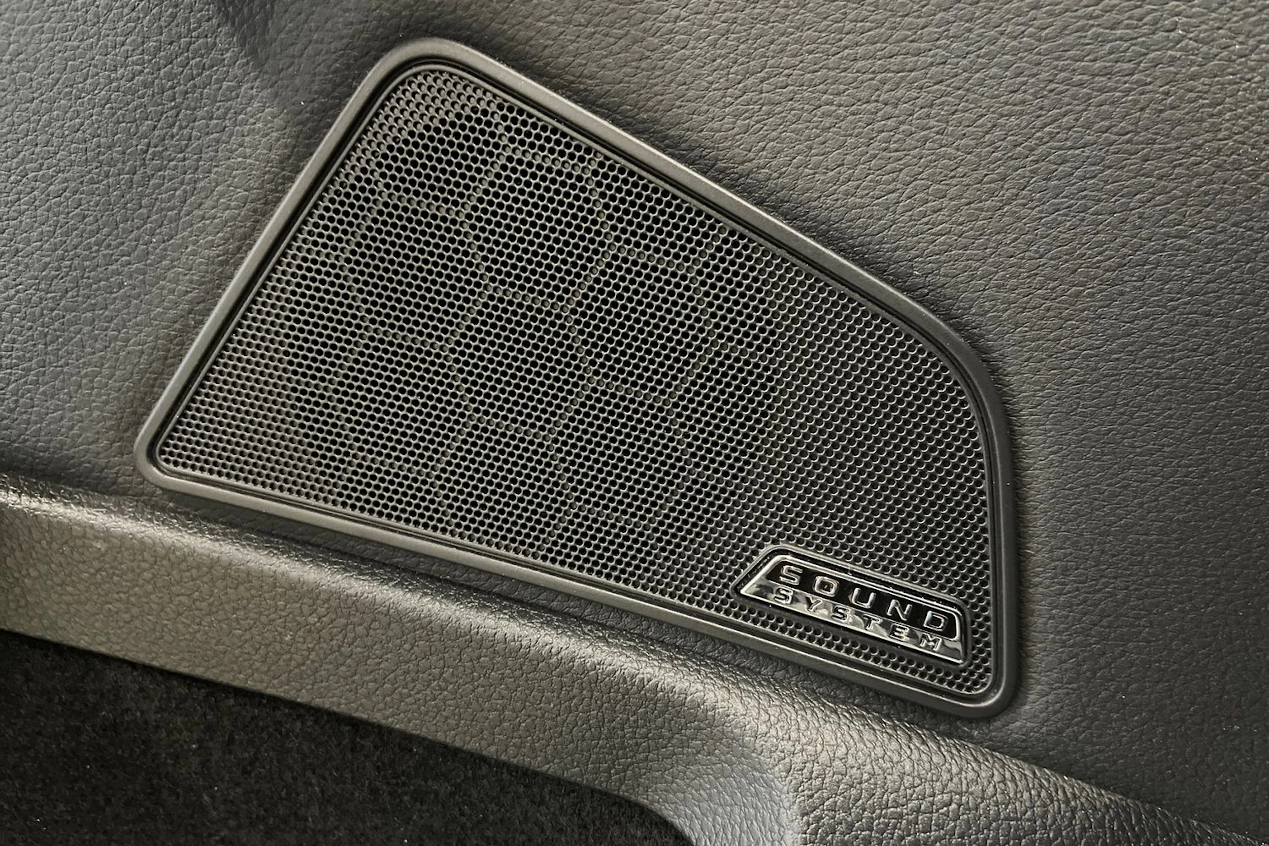 musta Skoda Superb 2020 kuva 41.