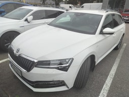 valkoinen Skoda Superb 2020 kuva 1.