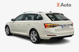 valkoinen Skoda Superb 2020 kuva 2.