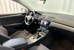valkoinen Skoda Superb 2020 kuva 12.