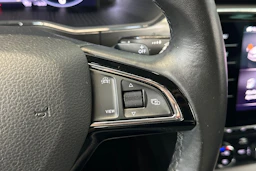 valkoinen Skoda Superb 2020 kuva 19.