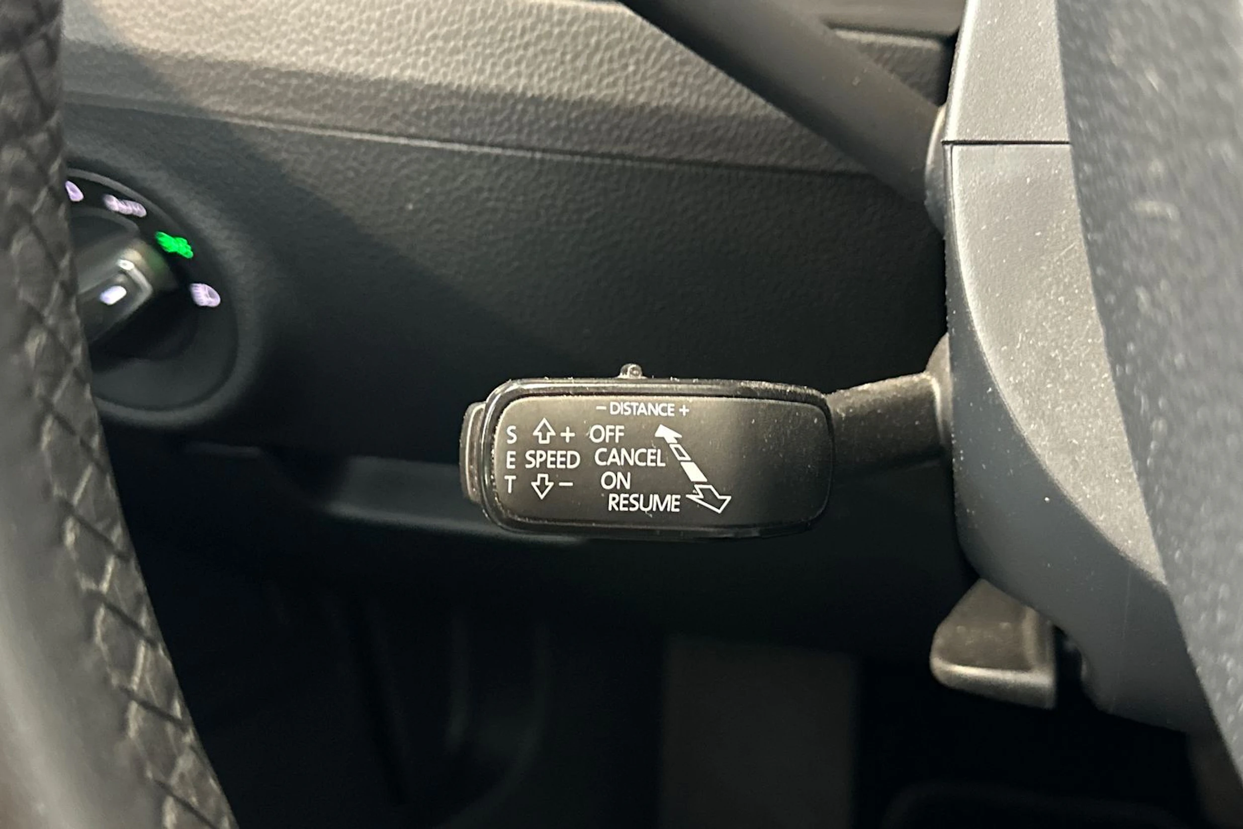 valkoinen Skoda Superb 2020 kuva 20.