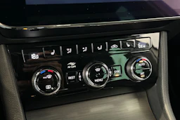 valkoinen Skoda Superb 2020 kuva 23.
