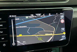 valkoinen Skoda Superb 2020 kuva 25.