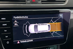 valkoinen Skoda Superb 2020 kuva 27.