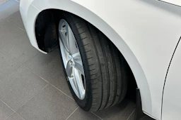 valkoinen Skoda Superb 2020 kuva 30.