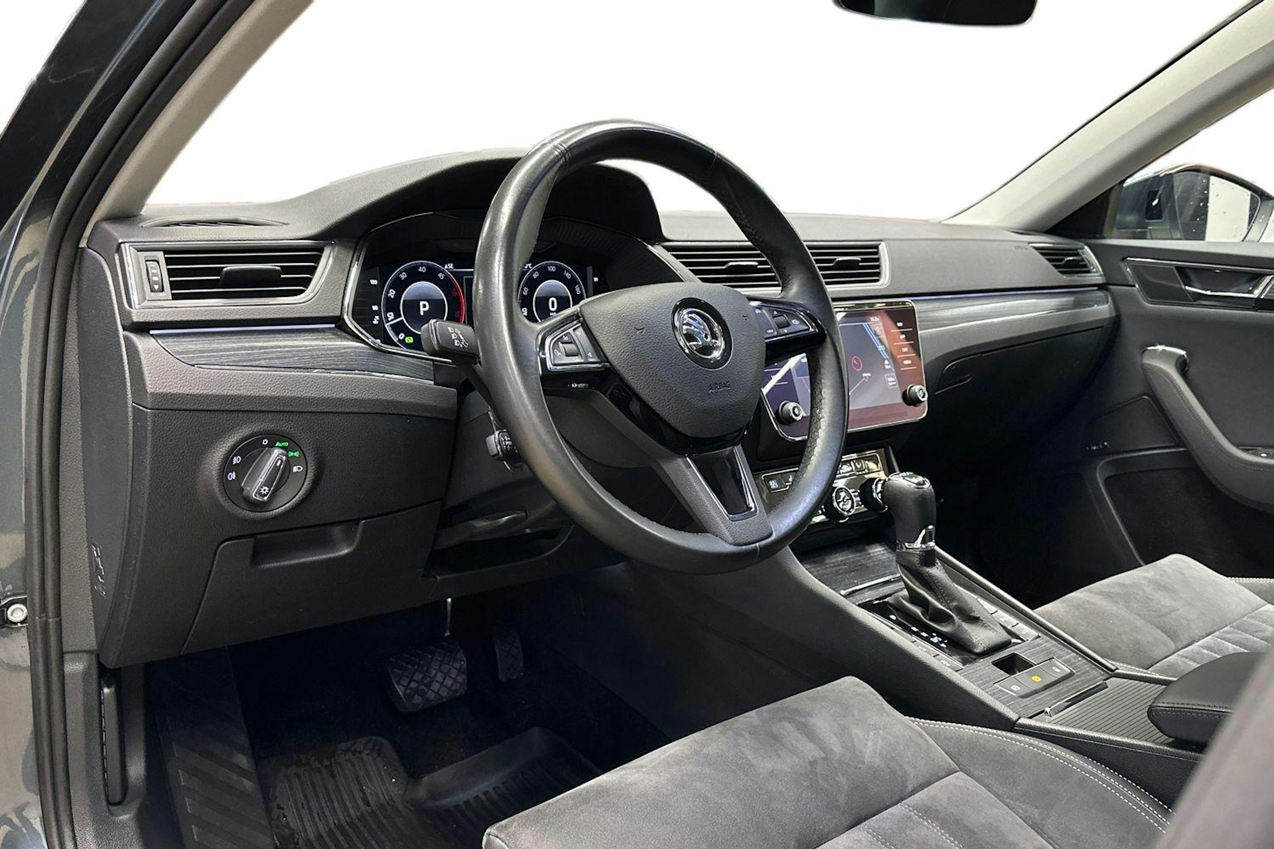 met. harmaa Skoda Superb 2020 kuva 7.