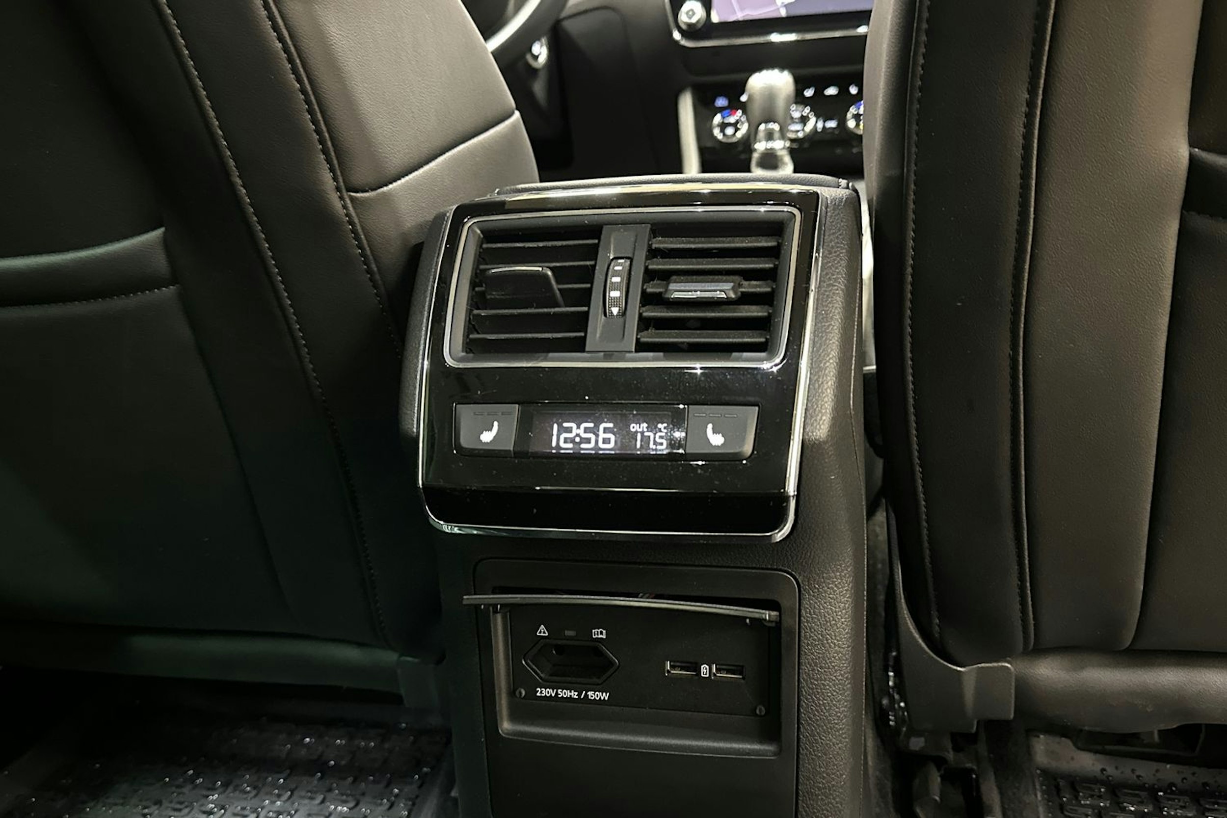 met. harmaa Skoda Superb 2020 kuva 17.