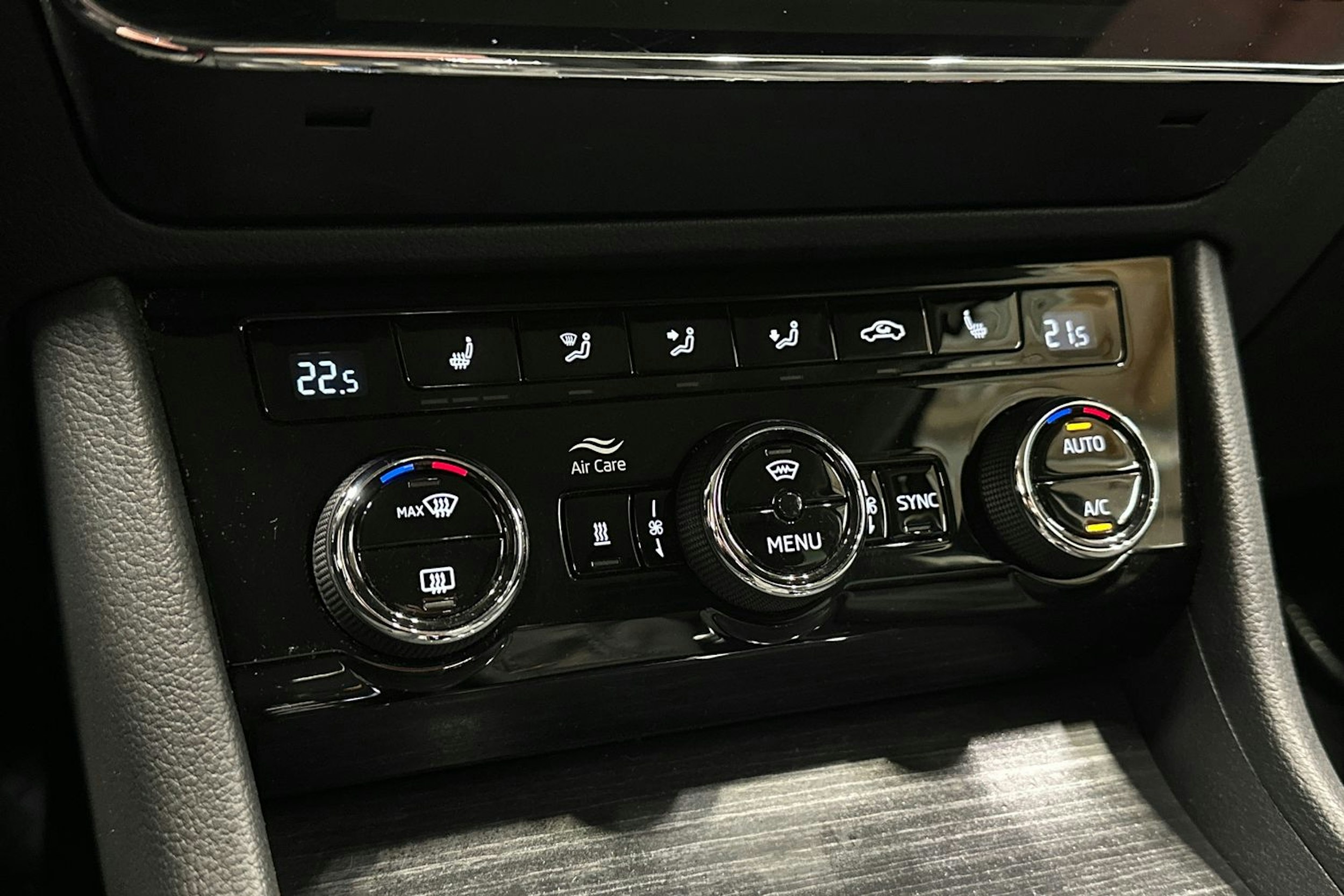 met. harmaa Skoda Superb 2020 kuva 27.