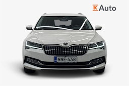 Valkoinen Skoda Superb 2020 kuva 4.