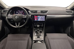 Valkoinen Skoda Superb 2020 kuva 7.