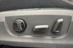 Valkoinen Skoda Superb 2020 kuva 10.