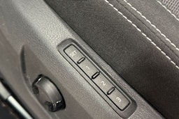 Valkoinen Skoda Superb 2020 kuva 11.