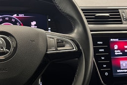 Valkoinen Skoda Superb 2020 kuva 14.