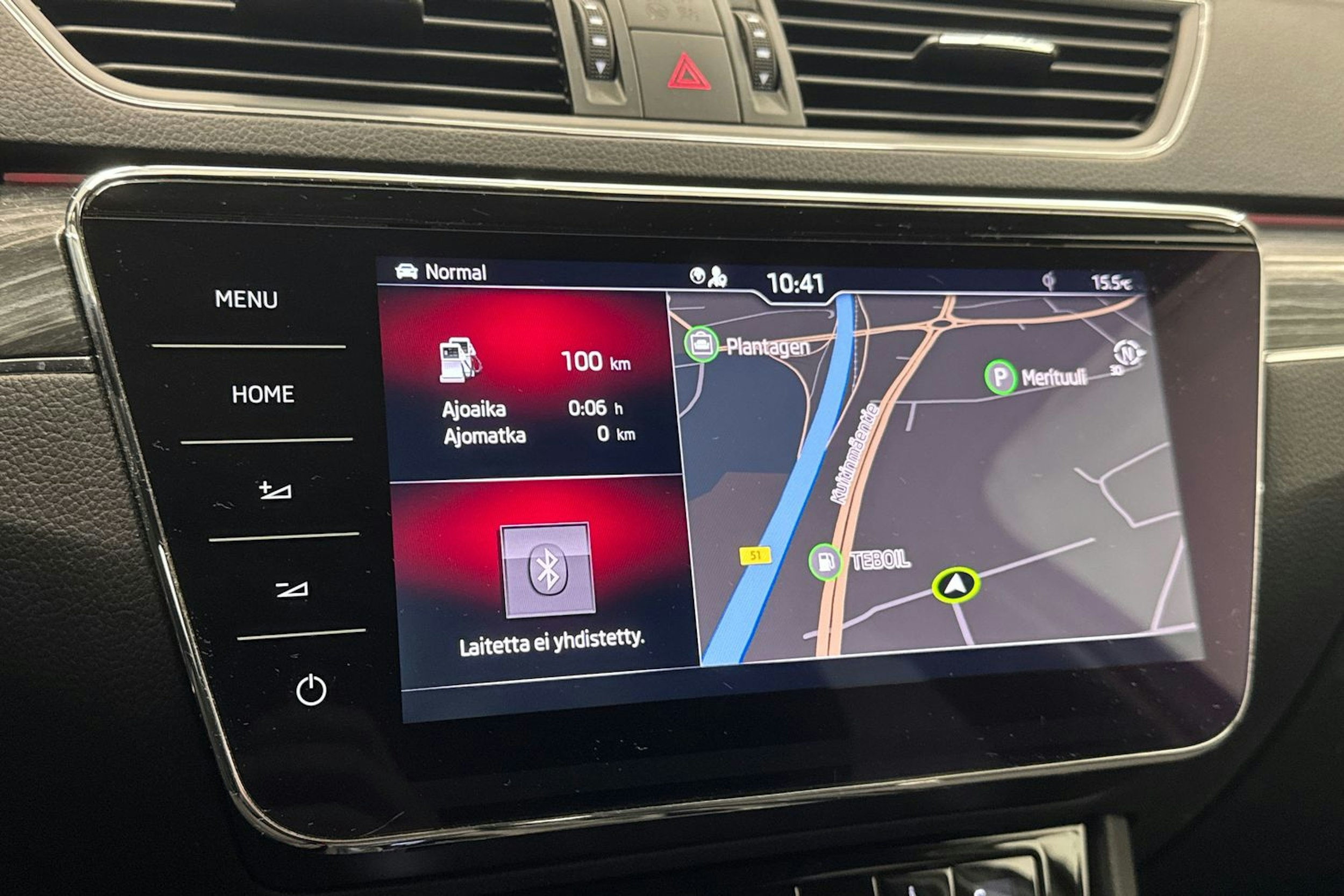 Valkoinen Skoda Superb 2020 kuva 23.