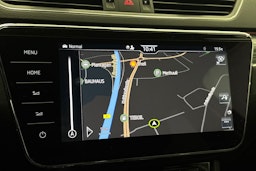 Valkoinen Skoda Superb 2020 kuva 24.