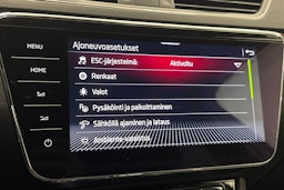 Valkoinen Skoda Superb 2020 kuva 29.