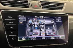 Valkoinen Skoda Superb 2020 kuva 32.