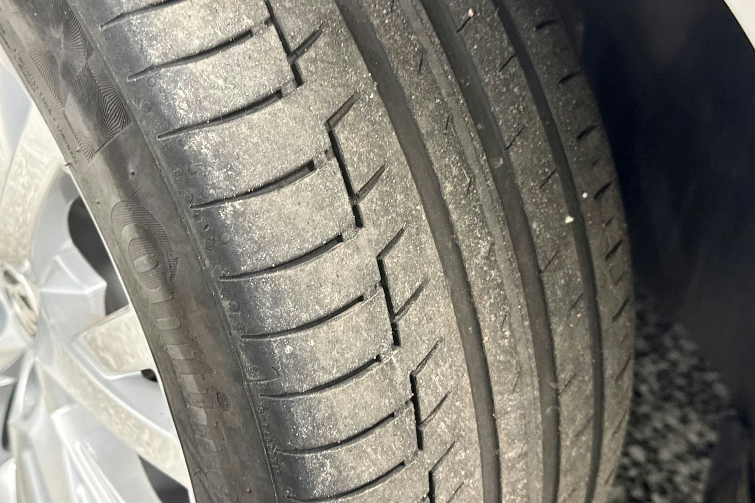 Valkoinen Skoda Superb 2020 kuva 37.