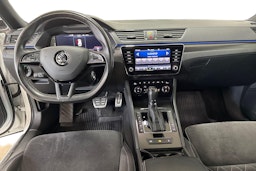 valkoinen Skoda Superb 2020 kuva 9.