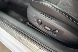 valkoinen Skoda Superb 2020 kuva 18.