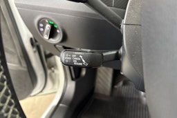 valkoinen Skoda Superb 2020 kuva 22.